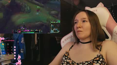 Snapshot of moonlish_siren chatting on 01/13/26, 06:46 Katrin online show from 01/13/26, 06:46