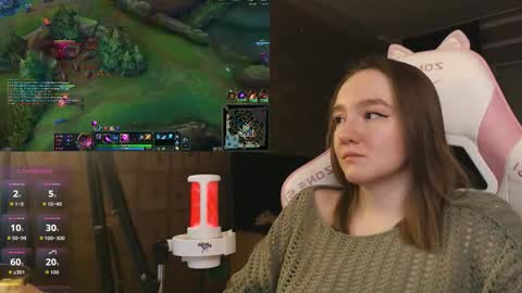 Snapshot of moonlish_siren chatting on 02/21/26, 09:38 Katrin online show from 02/21/26, 09:38