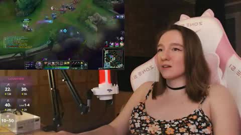 Snapshot of moonlish_siren chatting on 02/28/26, 02:01 Katrin online show from 02/28/26, 02:01