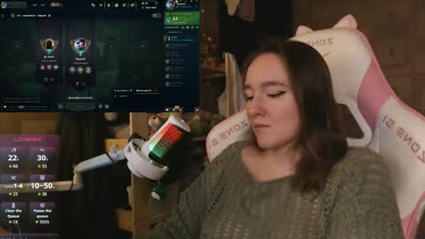 Snapshot of moonlish_siren chatting on 04/29/26, 08:48 Katrin online show from 04/29/26, 08:48