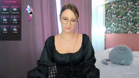 Monica online show from 09/12/25, 06:35