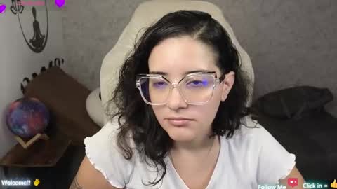 Moon Woman online show from 02/11/25, 04:11