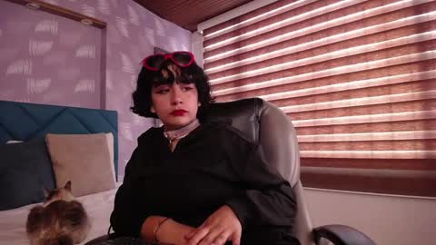 Michelle online show from 02/13/25, 04:07