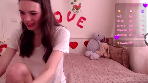 Snapshot of moore_alice chatting on 04/08/26, 12:49 moore_alice online show from 04/08/26, 12:49
