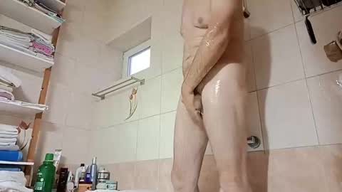 moos1 online show from 09/09/25, 04:45