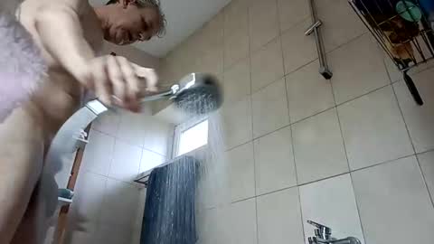 moos1 online show from 04/21/26, 04:52