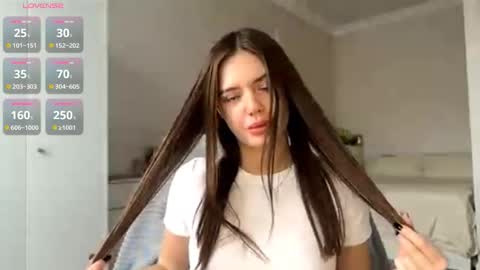 Snapshot of moraimfeld chatting on 10/17/25, 06:27 Fleyva online show from 10/17/25, 06:27