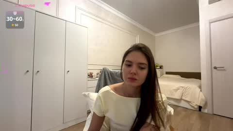Snapshot of moraimfeld chatting on 10/19/25, 04:24 Fleyva online show from 10/19/25, 04:24