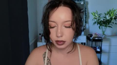 Snapshot of moranagoddess chatting on 05/20/26, 12:33 Morana follow my boosty online show from 05/20/26, 12:33
