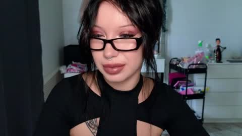 Snapshot of moranagoddess chatting on 07/01/26, 12:51 Morana follow my boosty online show from 07/01/26, 12:51
