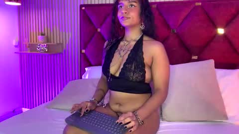 Snapshot of morena3000 chatting on 02/11/26, 08:36 Morticia online show from 02/11/26, 08:36