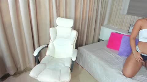 Morene  online show from 04/19/26, 08:00