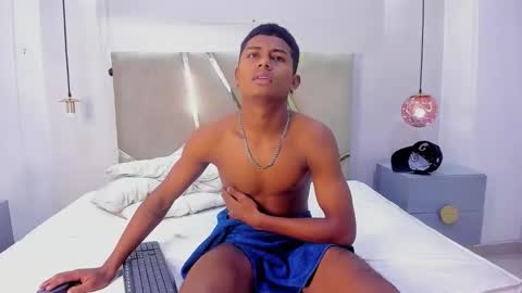 Mmorenito online show from 10/24/25, 07:43