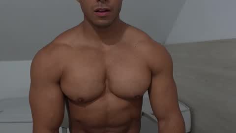 moreno1muscular online show from 11/21/25, 02:10