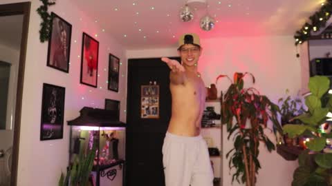   online show from 01/21/25, 03:48