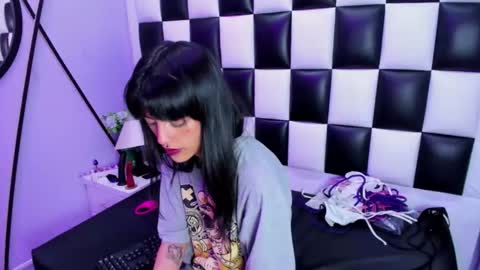 morganasmit_ online show from 12/18/25, 03:40