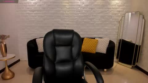 Morgan Hicks online show from 11/07/25, 07:58