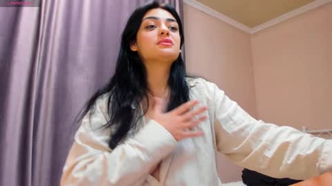 Snapshot of moroccan_diamond_ chatting on 12/05/24, 04:44 Medina online show from 12/05/24, 04:44