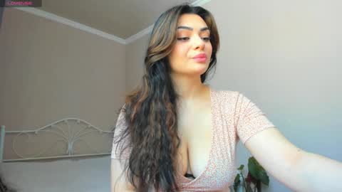 Snapshot of moroccan_diamond_ chatting on 02/06/25, 08:50 Medina online show from 02/06/25, 08:50