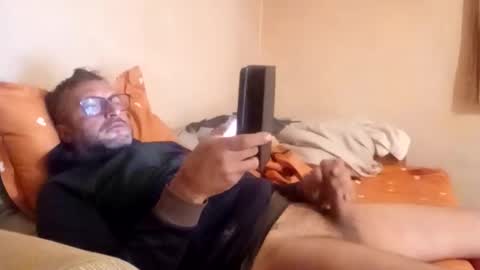 Snapshot of mospeleu chatting on 05/14/26, 06:09 Nomadu online show from 05/14/26, 06:09