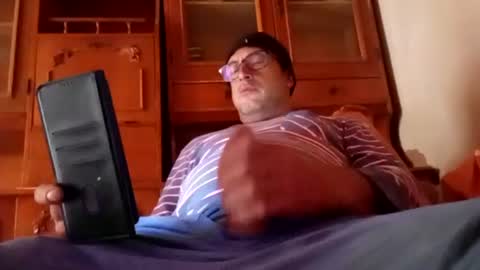 Snapshot of mospeleu chatting on 06/13/26, 05:05 Nomadu online show from 06/13/26, 05:05