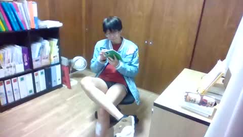 Snapshot of mostlerman chatting on 12/17/25, 06:30 mostlerman online show from 12/17/25, 06:30