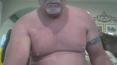 Snapshot of motorguy08 chatting on 09/18/25, 02:52 motorguy08 online show from 09/18/25, 02:52