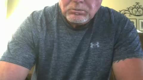 Snapshot of motorguy08 chatting on 10/23/25, 09:13 motorguy08 online show from 10/23/25, 09:13