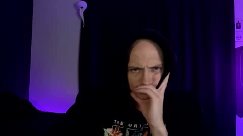 mount_vesuvius online show from 10/25/25, 04:02