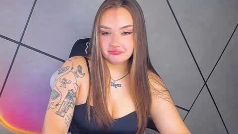 Snapshot of mousemother chatting on 10/18/25, 04:52 Carolina online show from 10/18/25, 04:52