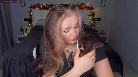 Snapshot of mousemother chatting on 01/14/26, 11:27 Carolina online show from 01/14/26, 11:27