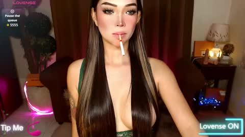 mouthwatering_ayesha online show from 10/27/25, 07:34