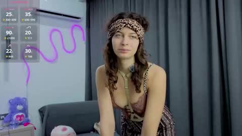 Luna online show from 11/25/25, 11:16