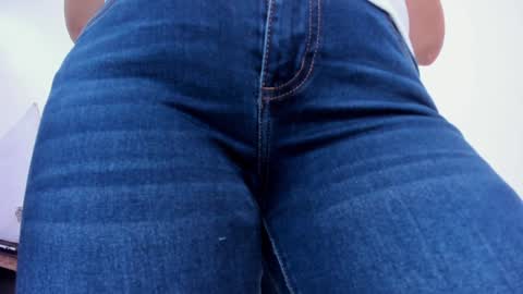 Snapshot of moxa_hot chatting on 12/19/24, 02:02 moxa hot online show from 12/19/24, 02:02