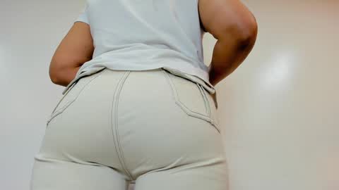 Snapshot of moxa_hot chatting on 01/04/25, 01:53 moxa hot online show from 01/04/25, 01:53