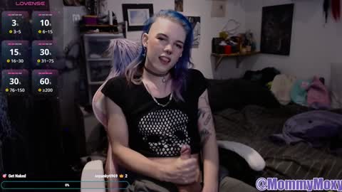 Snapshot of moxynverve chatting on 12/01/24, 07:47 Moxy online show from 12/01/24, 07:47