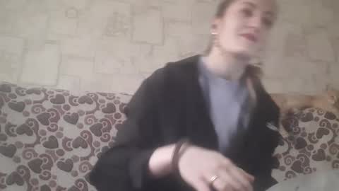 Snapshot of mozellasichler chatting on 11/10/25, 07:51 Leyla online show from 11/10/25, 07:51