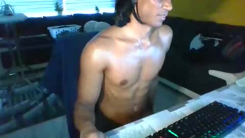 Snapshot of mozeyxxx chatting on 11/13/25, 02:16 Mozey online show from 11/13/25, 02:16