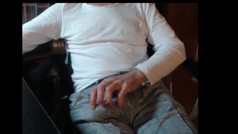 Snapshot of mpmimp chatting on 10/18/25, 11:05 mpmimp online show from 10/18/25, 11:05