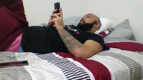 Mr8 online show from 01/10/25, 02:57