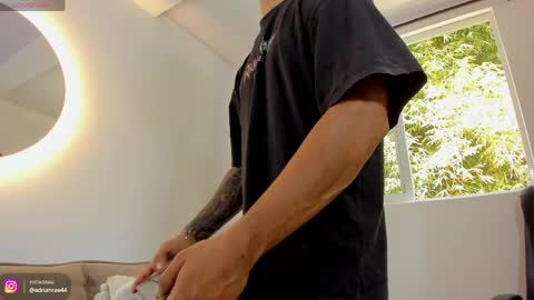    online show from 04/23/26, 03:47