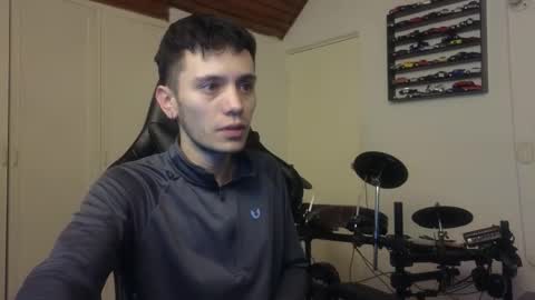 Snapshot of mr_andresr chatting on 12/04/25, 04:33 Andy online show from 12/04/25, 04:33