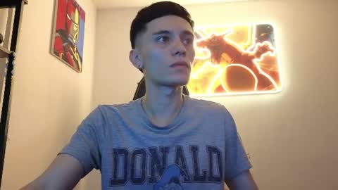 Snapshot of mr_andresr chatting on 08/01/26, 02:33 Andy online show from 08/01/26, 02:33