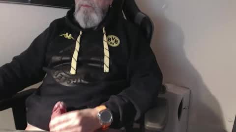 mr_boombastic2021 online show from 11/08/25, 11:43