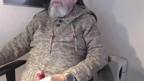 mr_boombastic2021 online show from 11/26/25, 09:54