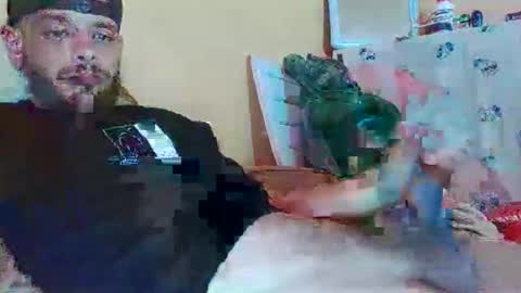 Snapshot of mr_cucumber chatting on 10/04/25, 10:24 mr_cucumber online show from 10/04/25, 10:24