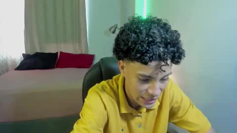 Snapshot of mr_dominant69 chatting on 01/05/26, 06:22 MISTER online show from 01/05/26, 06:22