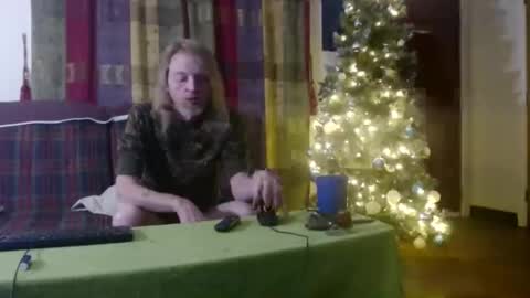 Snapshot of mr_happy12 chatting on 12/26/24, 04:21 mr_happy12 online show from 12/26/24, 04:21