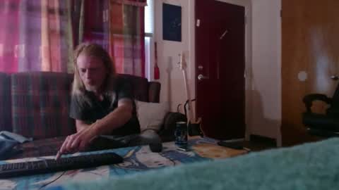 Snapshot of mr_happy12 chatting on 09/08/25, 10:53 mr_happy12 online show from 09/08/25, 10:53