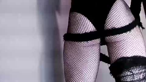 Snapshot of mr_j_showoff chatting on 01/09/25, 05:43 whateveryouwant online show from 01/09/25, 05:43